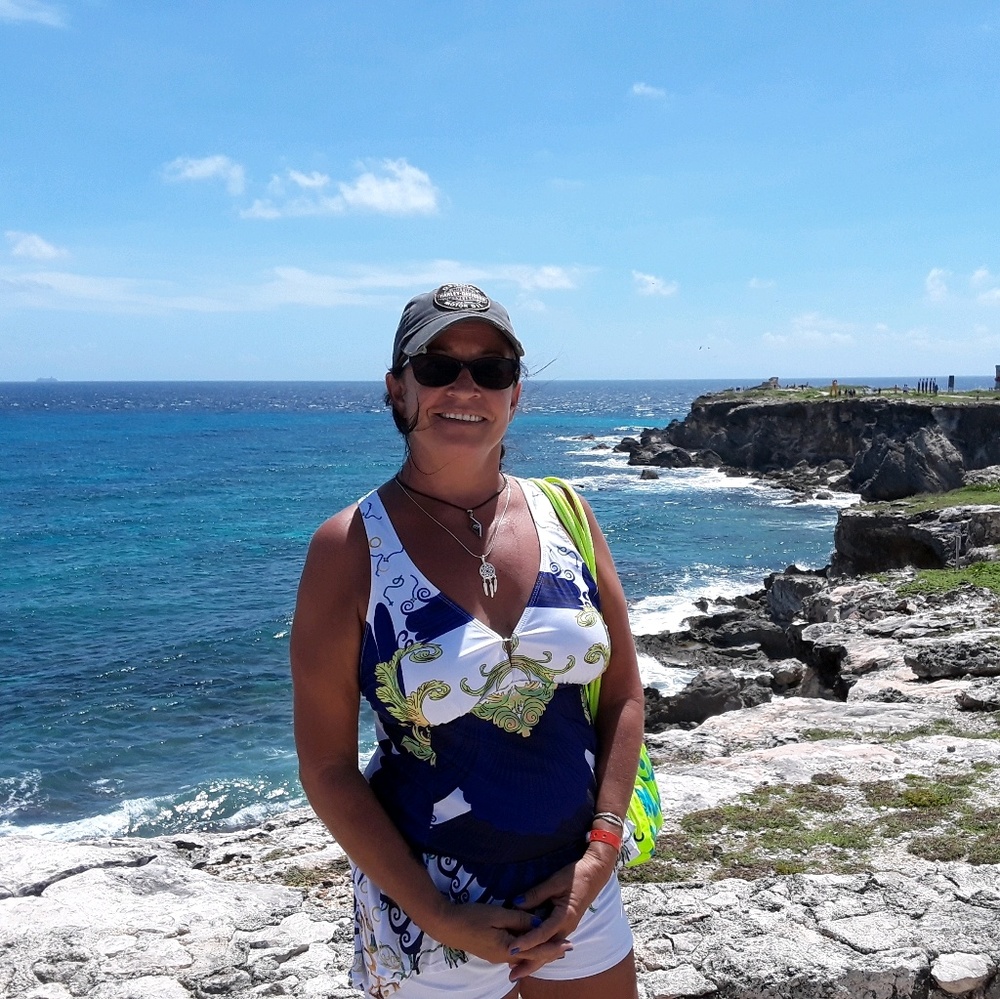 Meet your Posher, Sharon